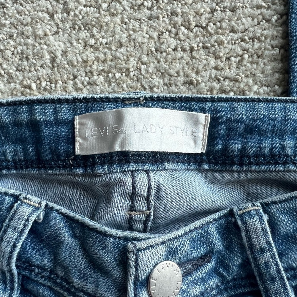 Levi’s Low-rise Bootcut Jeans for Women - Picture 5 of 7